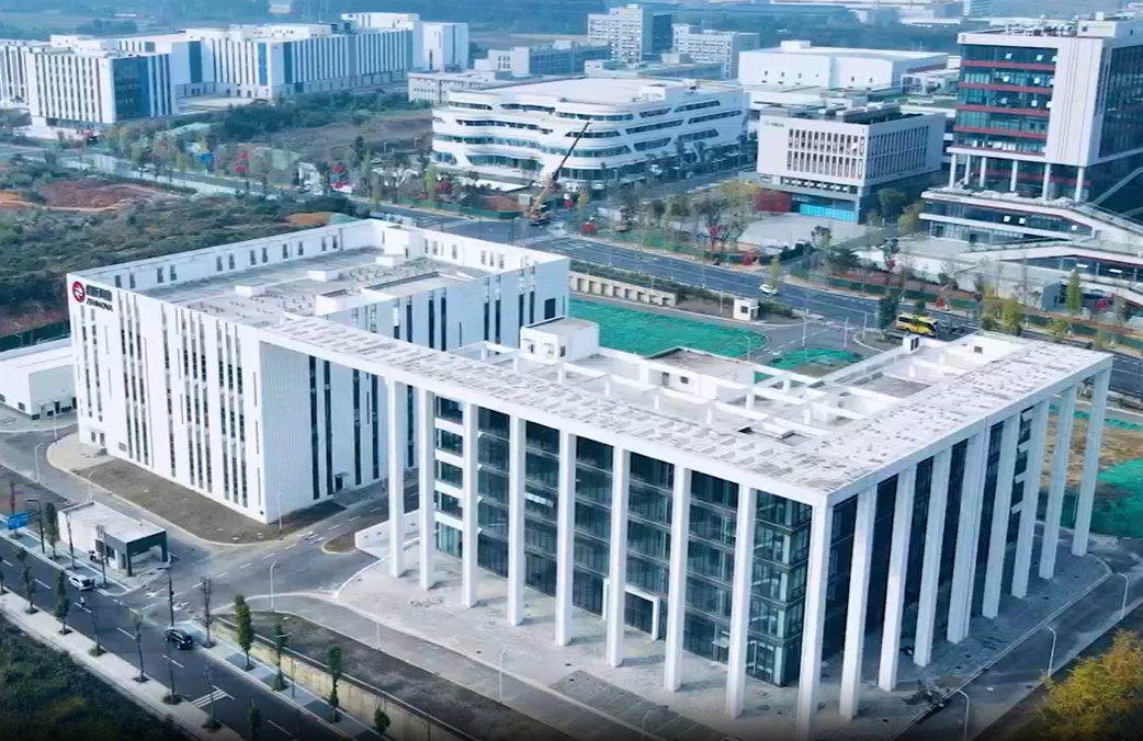 諾峰藥業(yè)集團(tuán)采用科鹿UPS電源，為藥業(yè)研發(fā)基地安全的生產(chǎn)提供了高效的電力支持